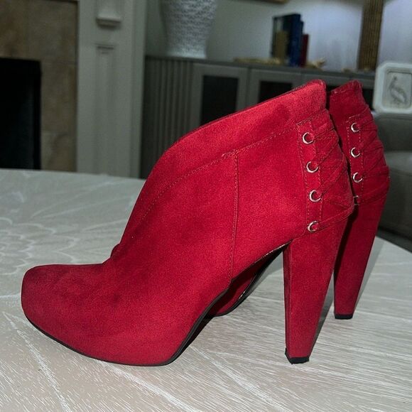 Guess Red Suede Lace Up Back Booties 7.5 - Picture 1 of 9